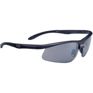 Br�le BBB WINNER BSG-23 • Vym�niteln� polykarbon�tov� skla 
• 100% UV-ochrana 
• Face Comfort 
• Materi�l grilamid s nastavitelnou kovovou op�rkou nosu 
• N�hradn� skla:... BBB 