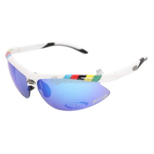 Br�le BBB Winner World Champion BSG-23 • Vym�niteln� polykarbon�tov� skla 
• 100% UV-ochrana 
• Face Comfort 
• Materi�l grilamid s nastavitelnou kovovou op�rkou nosu 
• N�hradn� skla: �ir�,... BBB
