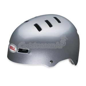 Downhill/BMX p�ilba Bell Faction 10 sparkle silver V�estrann� p�ilba, kter� nastavuje standard mezi skateov�mi p�ilbami. Perfektn� usazen�, pohodl� a origin�ln� designy ji p�edur�uj� k pou�it� na kole, na skateu i na brusl�ch. Bell