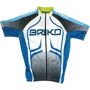 Dres Briko Team torpedo Pohodln� dres p�il�hav�ho st�ihu, materi�l Maxi Dry v�born� odv�d� vlhkost, zip s brzdou po cel� d�lce, trojit� zadn� kapsa, protiskluzov� guma na okraji dresu Briko 