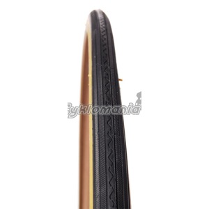 Univerz�ln� silni�n� pl�t ur�en� pro j�zdu za sucha i za de�t�. Ur�en v�hradn� pro silni�n� j�zdu. Tu��� st�edov� sm�s b�hounu pro vy��� �ivotnost.