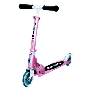 Kolob�ka Micro Light pink Kolob�ka je ur�en� p�edev��m pro d�ti. M� ni��t� v��ku vysut�ch ��d�tek, z d�vodu p��jemn�ho a lehk�ho ovl�d�n�, n��e polo�en� stup�nek pro lep�� odraz. Micro 