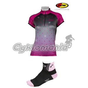 Dres Northwave Star d�msk� black/pink + pono�ky Ciao Bella D�msk� dres z kolekce Graphics woman inspirovan� hv�zdn�m designem a kr�sn�mi barvami. Anatomick� ragl�nov� st�ih se 3 zadn�mi kapsami pro j�zdu na silnici. Pono�ky se s��ovinou a elastick�m prou�kem. Northwave 