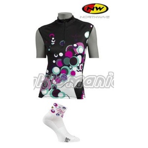 Dres Northwave Curly d�msk� bez ruk�v� black + pono�ky Curly Velmi pestr� d�msk� cyklistick� dres z v�born�ch materi�l�. Pono�ky ve stejn�m designu lad�c�m s dresem. Northwave 