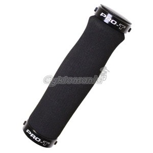 Grip PRO-T Soft na imbus 864 Odoln� gripy z tvrd��ho molitanu, kter� d�ky sv� struktu�e skv�le saj� pot. Okraje po sta�en� �roubem pevn� dr��. D�lka 13 cm a pr�m�r 22,2 mm na v�echny standardn� typy ��d�tek. Okraj s plastovou... Pro-T 