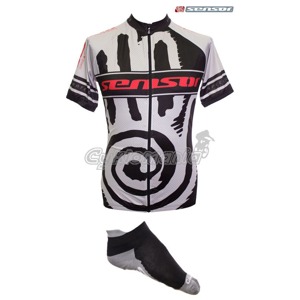 Dres Sensor Team �ed� + pono�ky Invisible Cyklistick� dres Sensor z kolekce 2010. Velk� logo a n�pis Sensor na p�edn� stran�. Funk�n� materi�l a zadn� kapsy d�laj� z tohoto dresu ide�ln� oble�en� na del�� cesty. Sensor