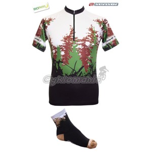 Dres Sensor Eco Forest + pono�ky Singletrack Funk�n� dres z inovativn�ho materi�lu BIOPHYL, kter� je v�razn� �etrn�j�� k p��rod�, ne� b�n� materi�ly. D�ky sv�mu slo�en� m� v�razn�j�� barvy odoln� v��i UV z��en�. Sensor