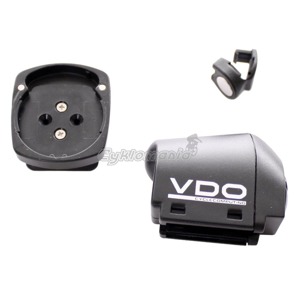 VDO bezdr�tov� sada pro modely A4+,A8+ N�hradn� bezdr�tov� analogov� sada vis�la�e na vidlici a dr��ku na ��d�tka pro modely A4+ a A8+.
Sou��st� balen� jsou v�echny upev�ovac� p�sky, podlo�ky, magnet a baterie. VDO 