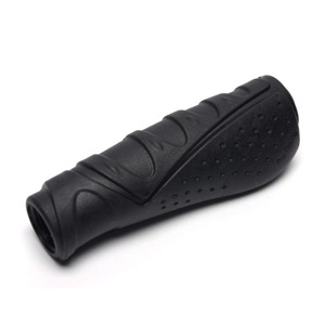 P�r ergonomicky roz���en�ch grip� z m�k�en� gumy s pr�m�rem 22,2 mm na v�echny standardn� ��d�tka, d�lka 13,5 cm. Sou��st� jsou z�slepky na kraje ��d�tek.