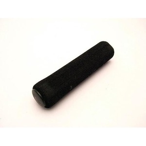 P�r grip� z tvrzen�ho molitanu s pr�m�rem 22,2 mm na v�echny standardn� ��d�tka, d�lka 13 cm. Sou��st� jsou z�slepky na okraje ��d�tek.