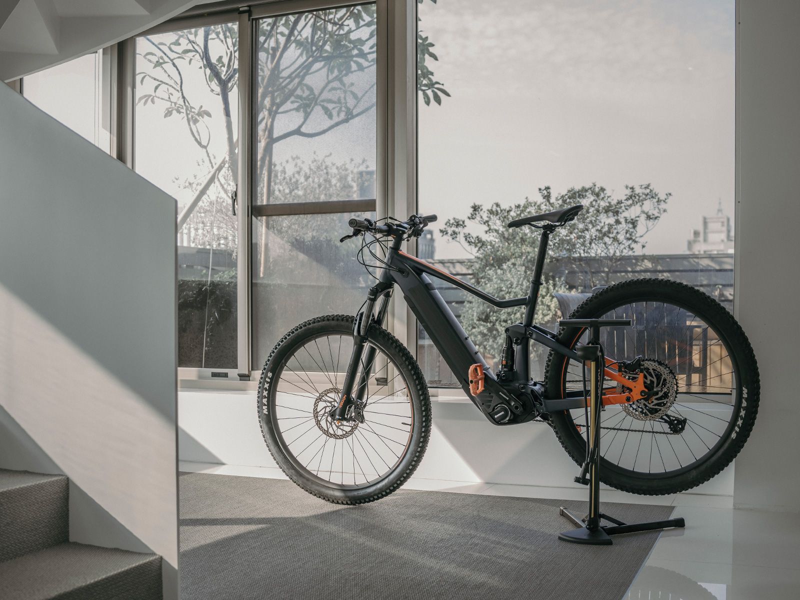 Dílenská pumpa Topeak Transformer® eUP black